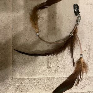 NWOT BOHO Feather Hair Clip